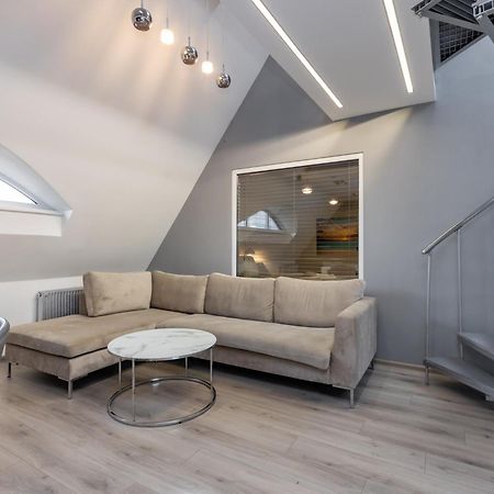 Penthouse Apartment With Terrace 리가 외부 사진